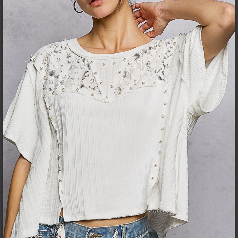 💕POL White Lace & Pearl Women's Top - Picture 3 of 6